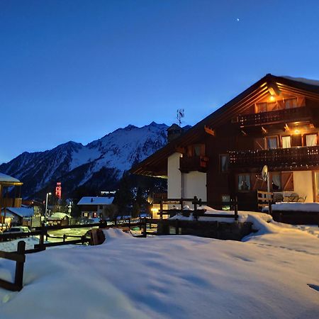 Hotel Santa San Champoluc Esterno foto