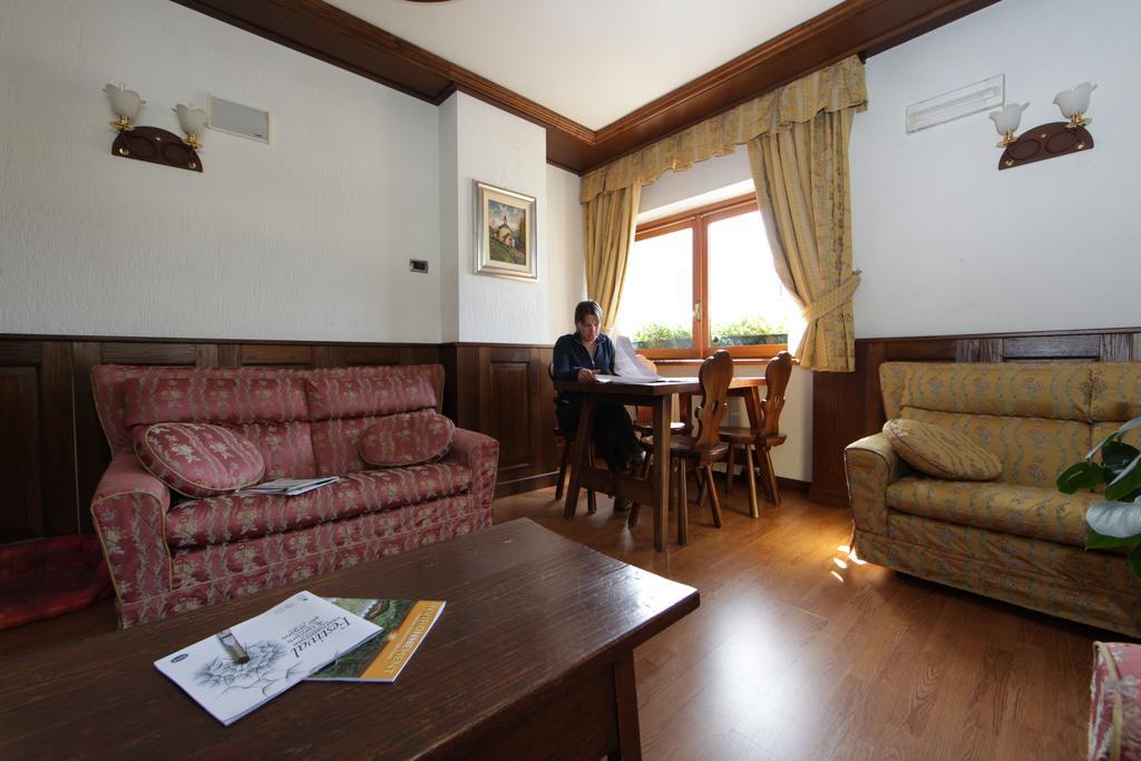 Hotel Santa San Champoluc Esterno foto