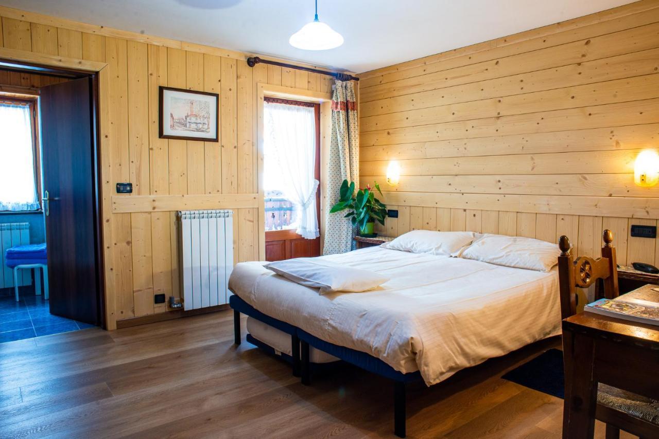 Hotel Santa San Champoluc Esterno foto