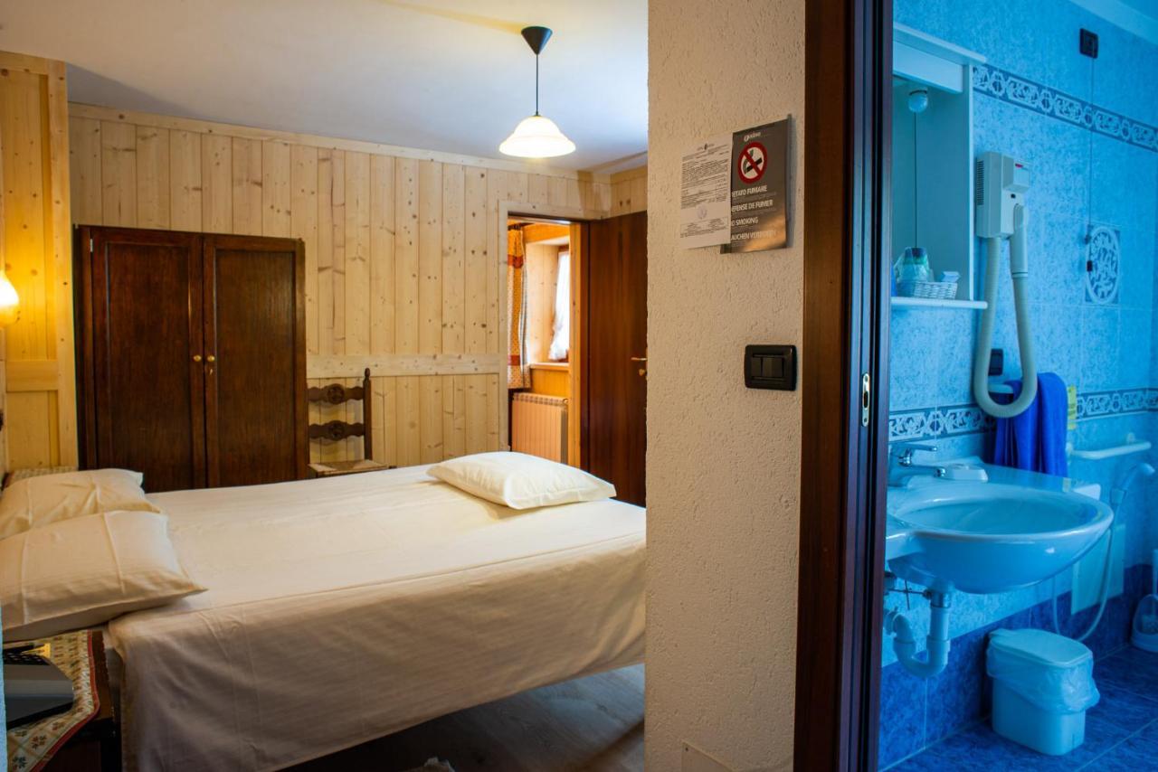 Hotel Santa San Champoluc Esterno foto