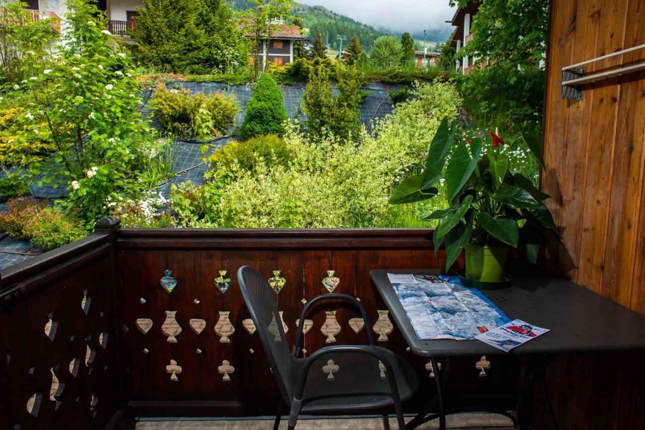 Hotel Santa San Champoluc Esterno foto