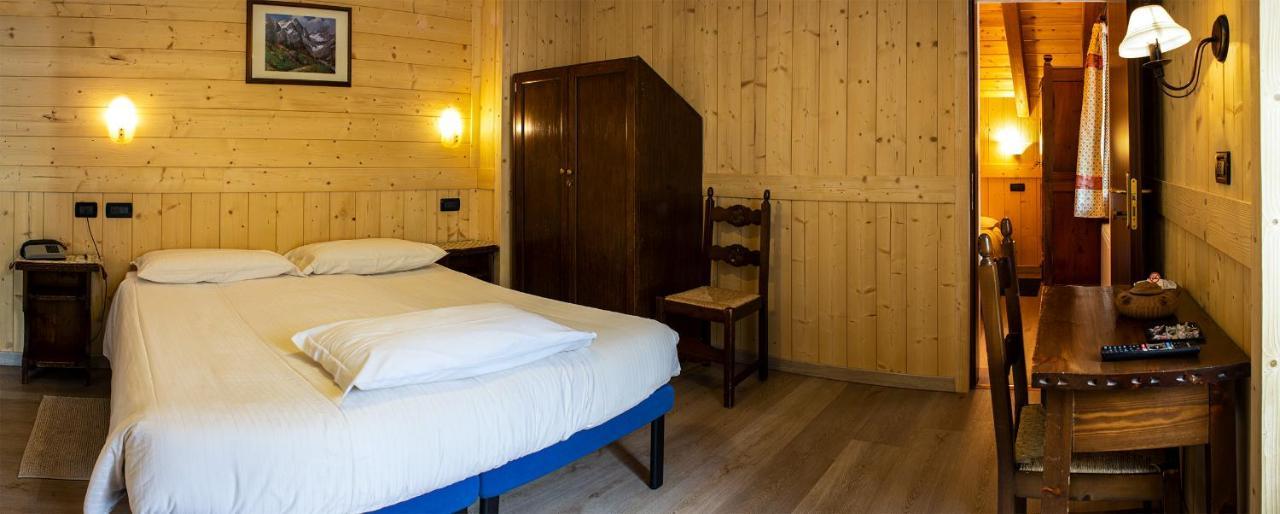 Hotel Santa San Champoluc Esterno foto
