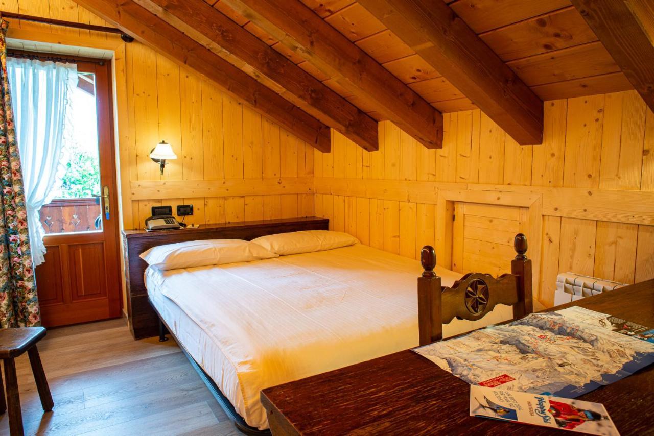 Hotel Santa San Champoluc Esterno foto