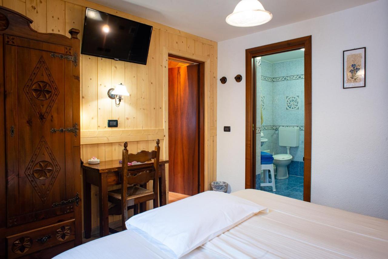 Hotel Santa San Champoluc Esterno foto
