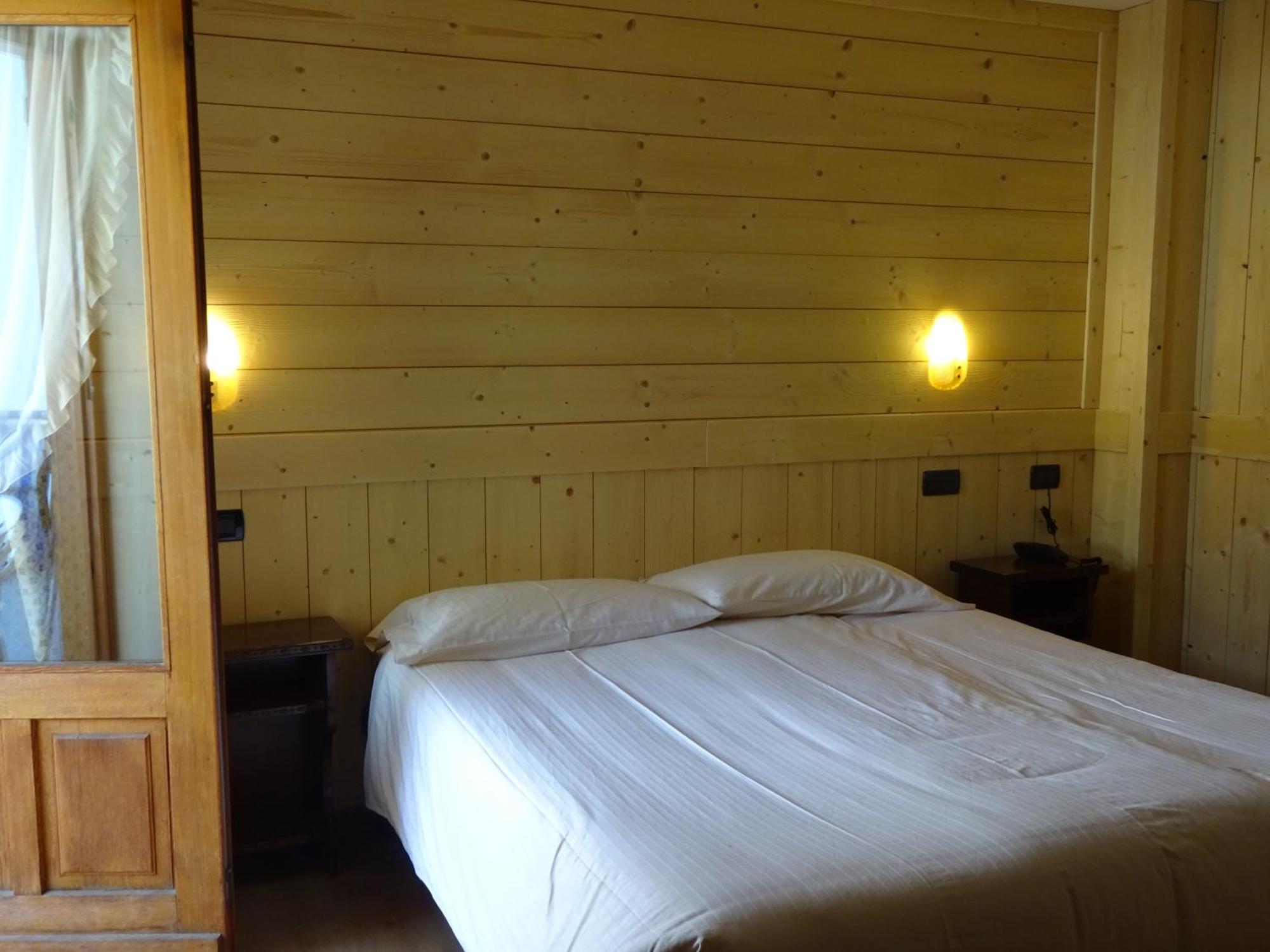 Hotel Santa San Champoluc Camera foto