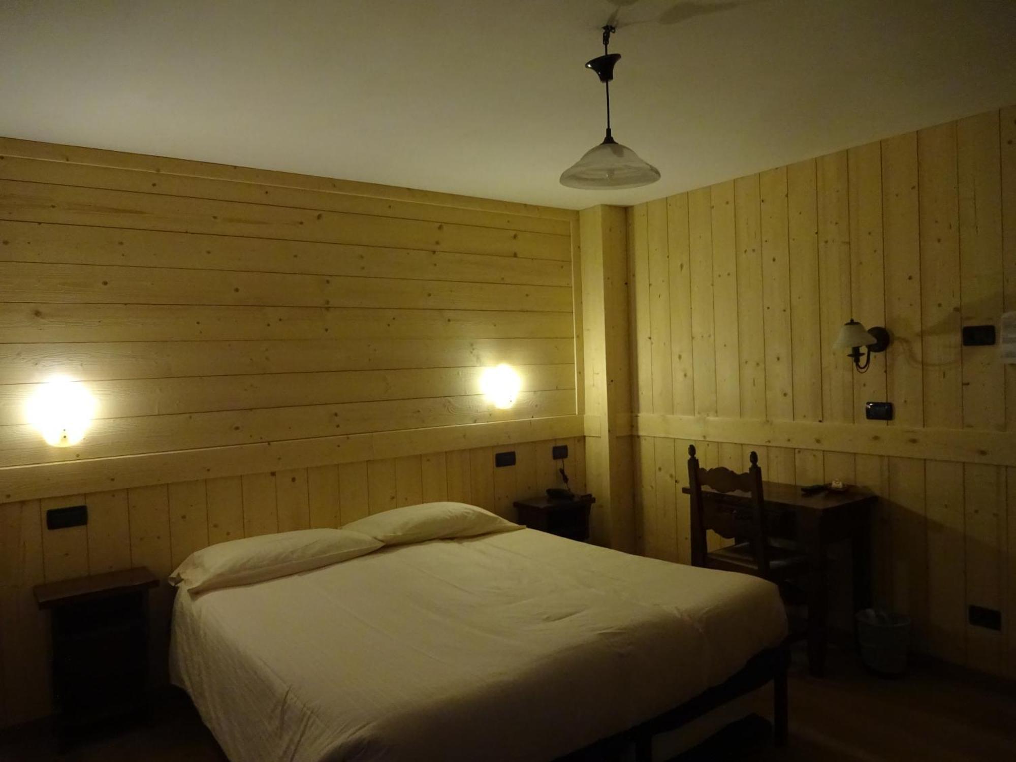 Hotel Santa San Champoluc Camera foto
