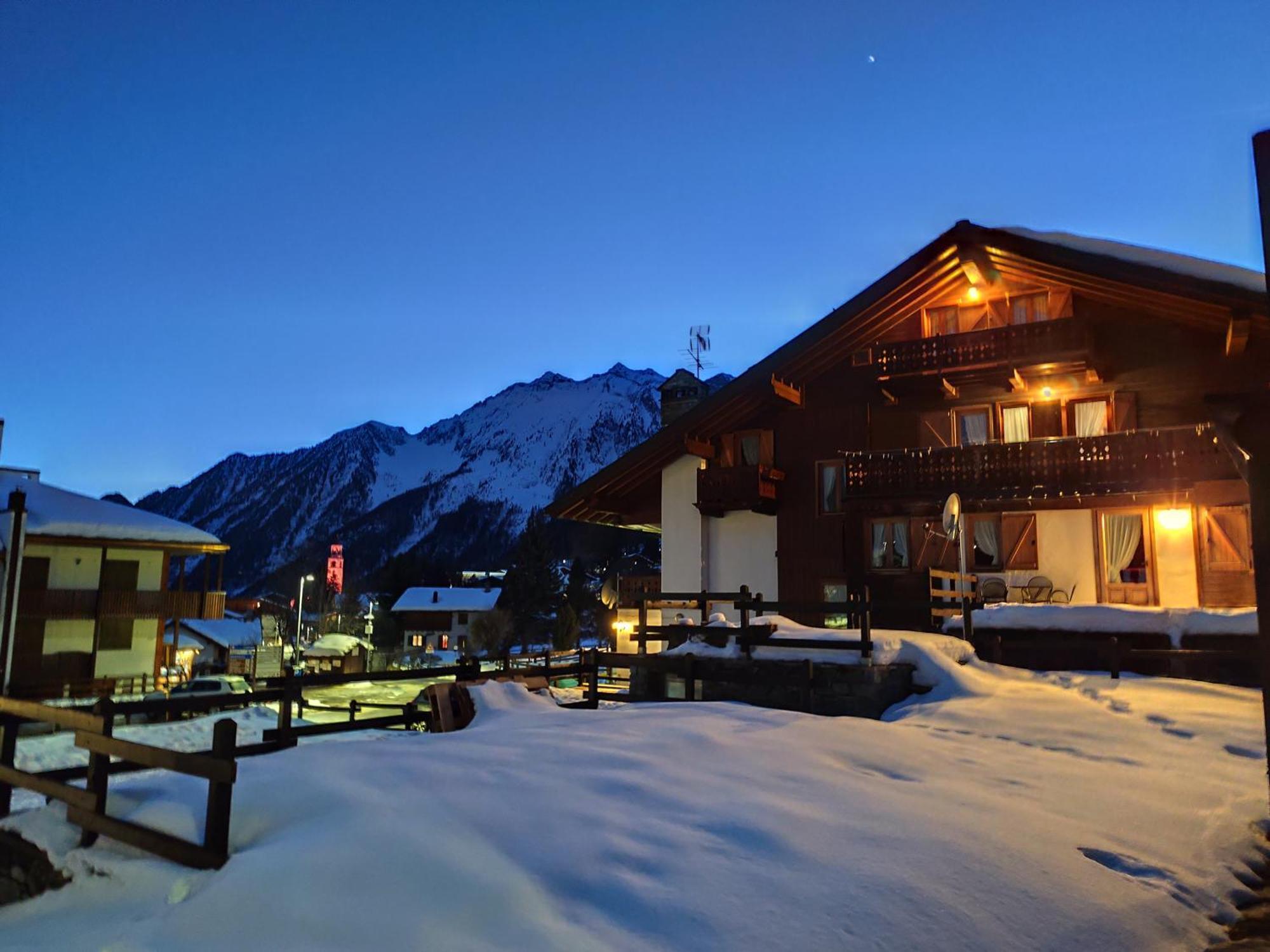 Hotel Santa San Champoluc Esterno foto