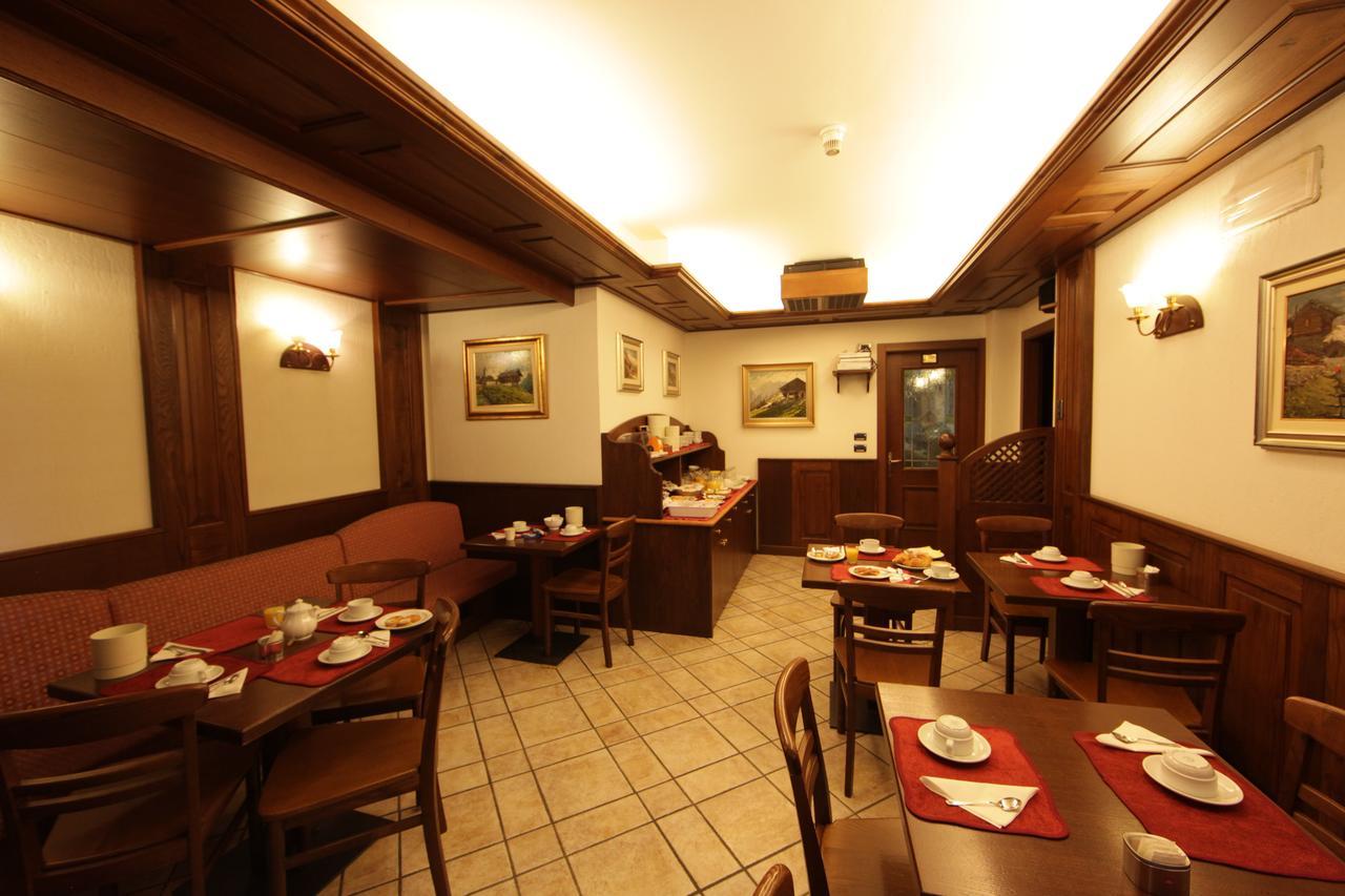 Hotel Santa San Champoluc Esterno foto