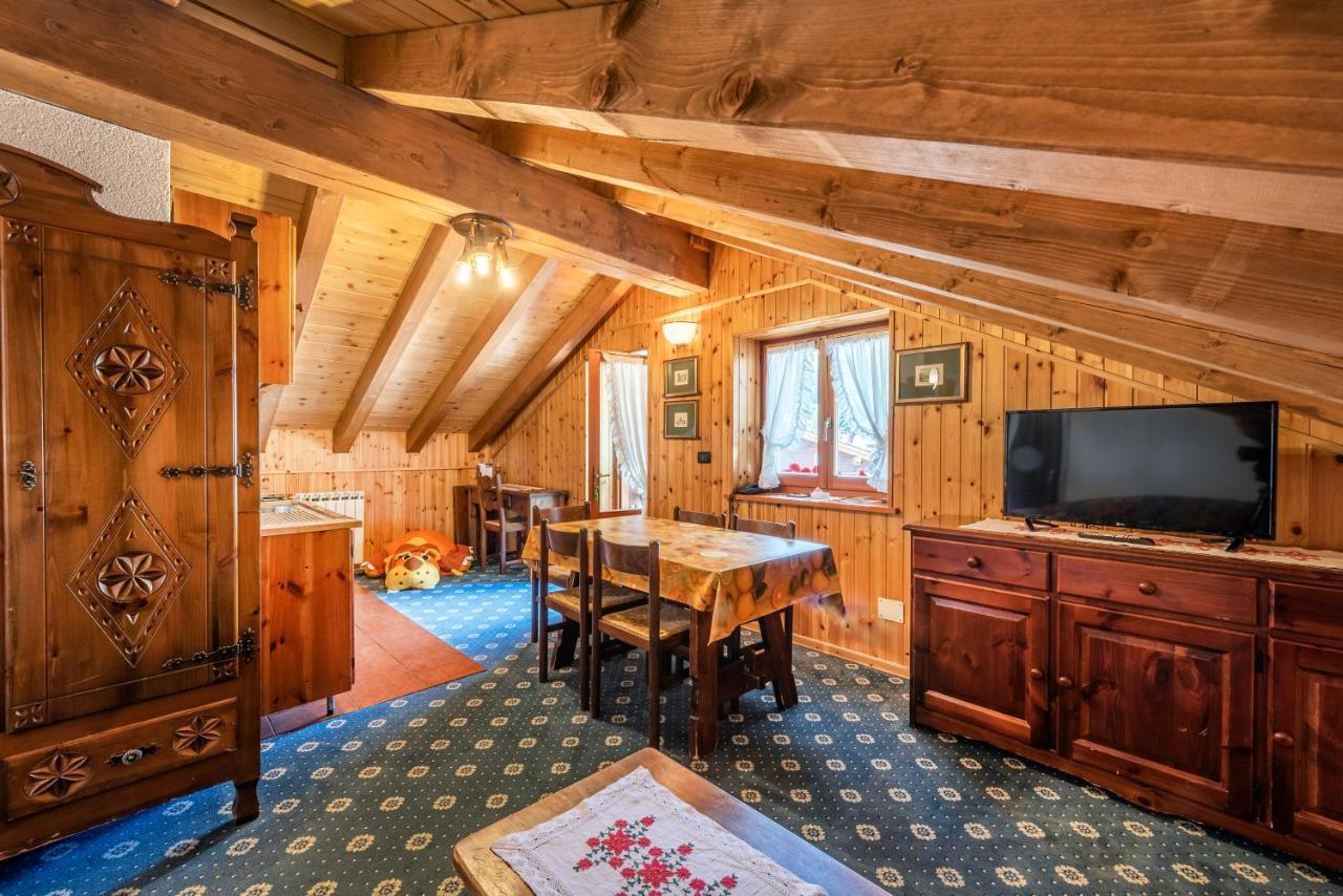 Hotel Santa San Champoluc Esterno foto